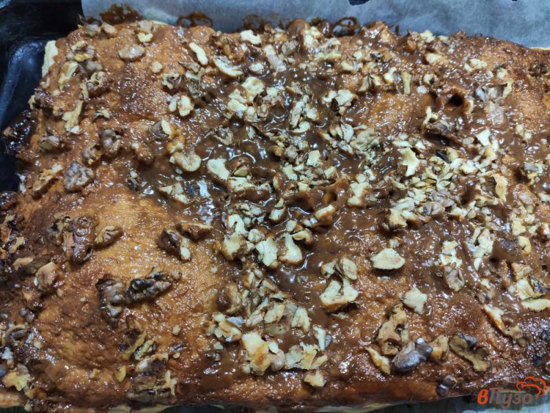 Фото приготовление рецепта: Слоёное печенье с грецкими орехами шаг №5