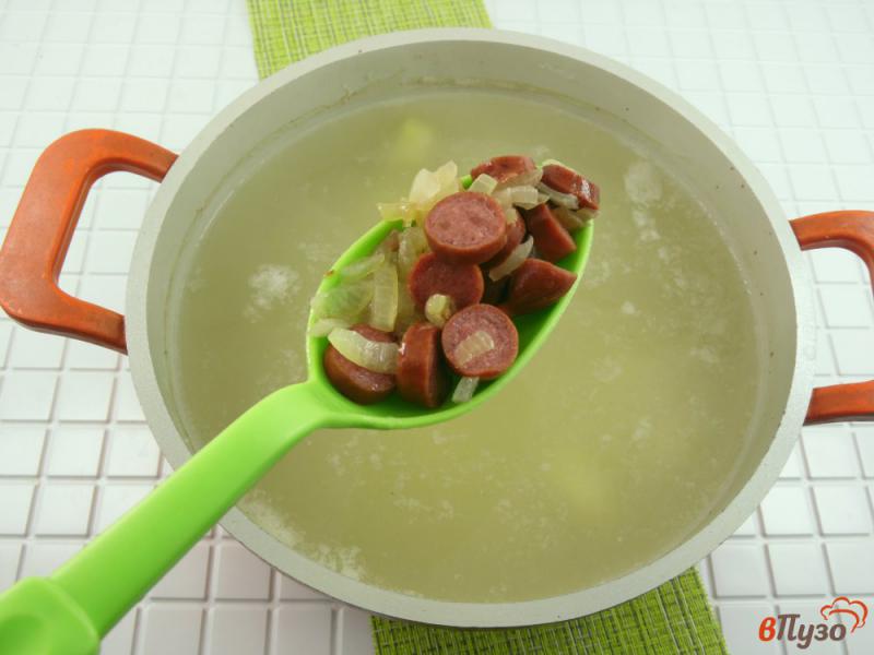Фото приготовление рецепта: Суп рисовый с лечо и колбасками шаг №5