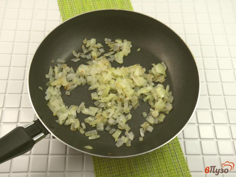 Фото приготовление рецепта: Суп рисовый с лечо и колбасками шаг №3