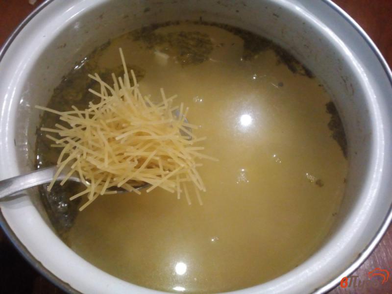 Фото приготовление рецепта: Суп с вермишелью шаг №5