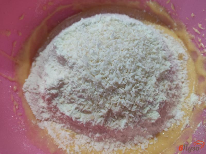 Фото приготовление рецепта: Кокосовое печенье на сгущеном молоке шаг №2
