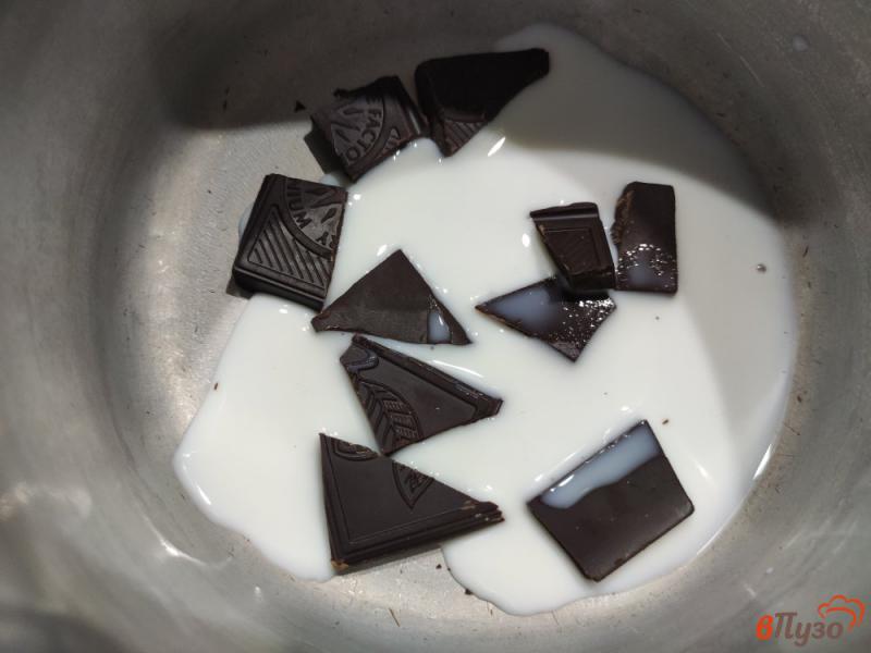 Фото приготовление рецепта: Шоколадный рулет с заварным кремом шаг №14