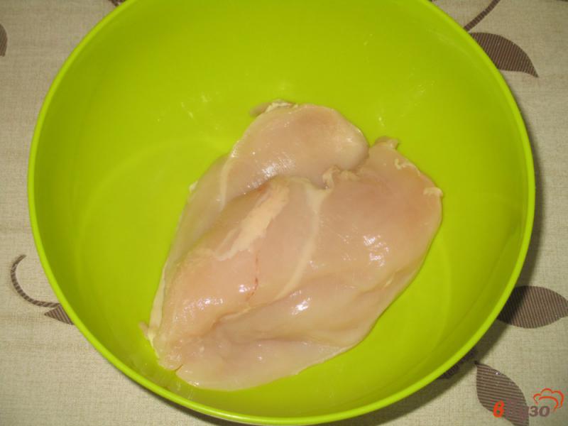 Фото приготовление рецепта: Отбивная из куриной грудки с аджикой шаг №1