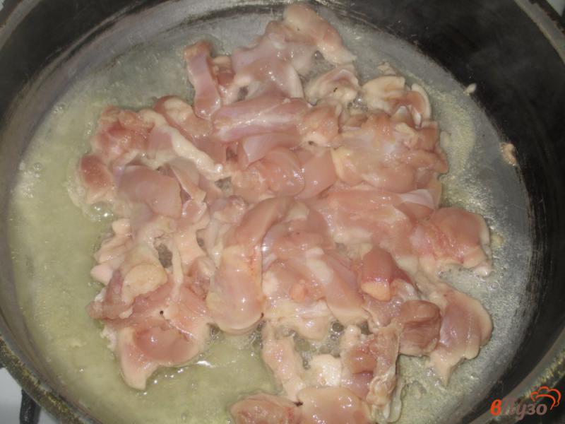 Фото приготовление рецепта: Макароны со свининой и грибами шаг №1