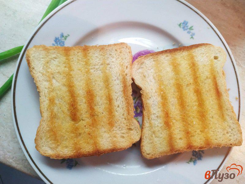 Фото приготовление рецепта: Закусочные бутерброды со шпротами шаг №1