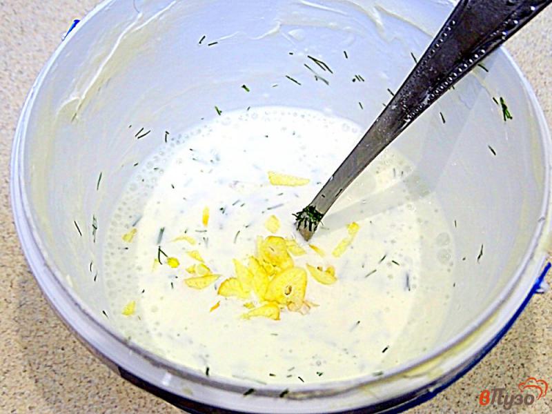 Фото приготовление рецепта: Тефтели в сметанно-укропном соусе шаг №9