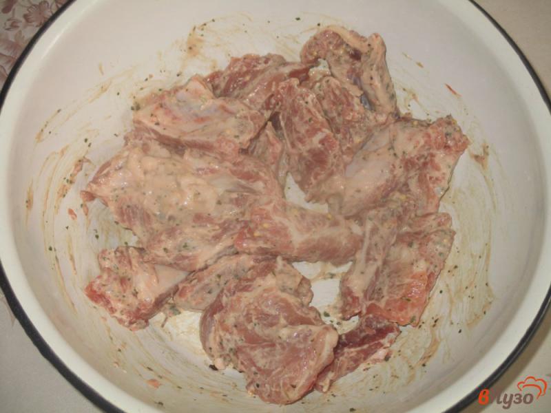 Фото приготовление рецепта: Свиные ребра с картофелем и спаржевой фасолью шаг №1