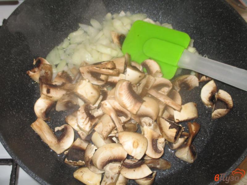 Фото приготовление рецепта: Суп грибной с лапшой шаг №1