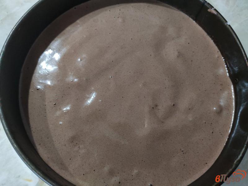 Фото приготовление рецепта: Шоколадный бисквит без муки шаг №5