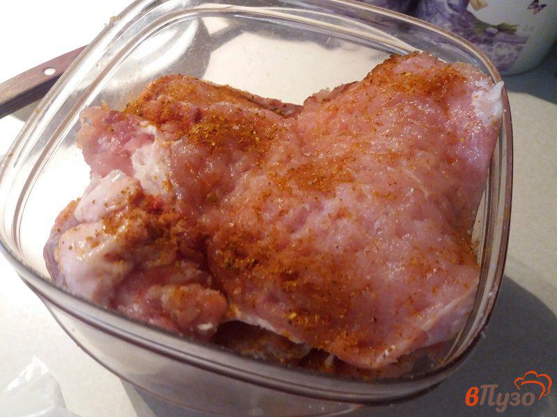 Фото приготовление рецепта: Отбивная из свиной корейки шаг №3