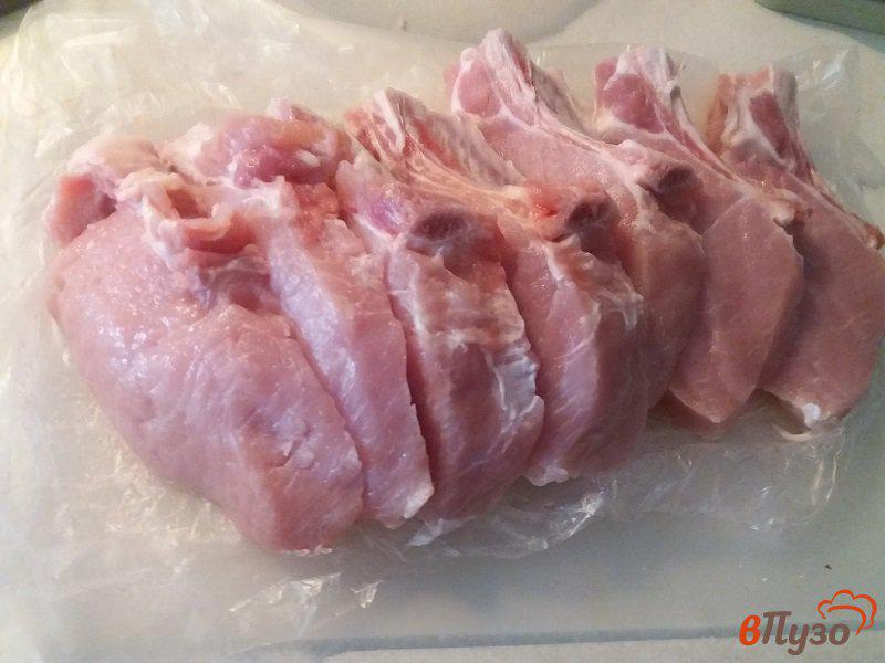 Фото приготовление рецепта: Отбивная из свиной корейки шаг №2