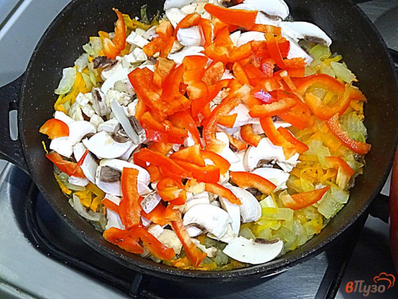 Фото приготовление рецепта: Суп с чечевицей грибами и цветной капустой шаг №5