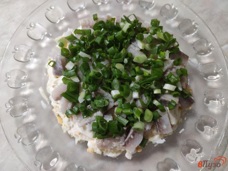 Фото приготовление рецепта: Слоёный салат с селёдкой шаг №3