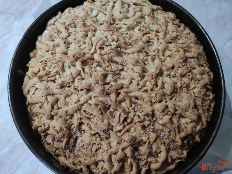 Фото приготовление рецепта: Песочный пирог с яблочной начинкой шаг №10