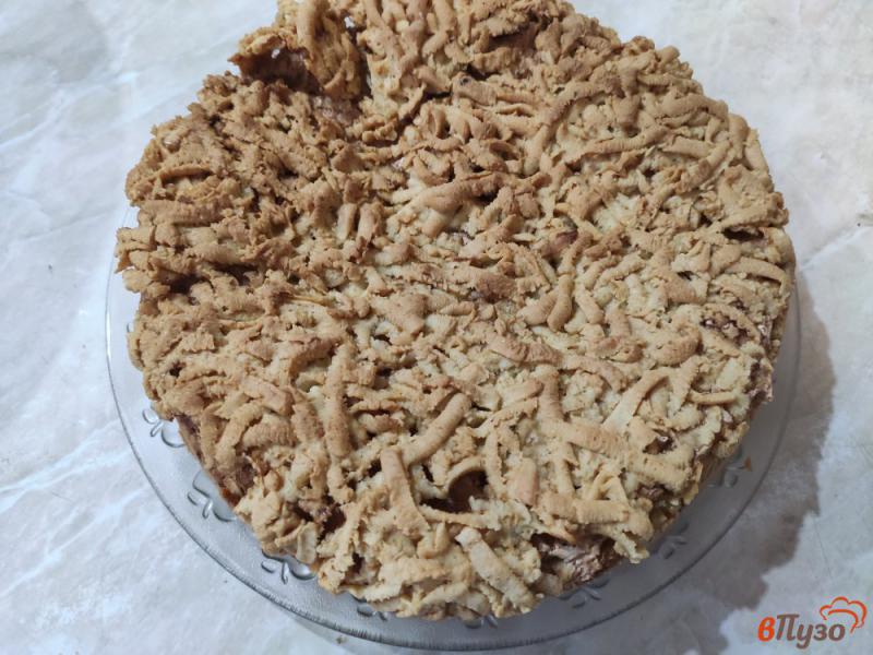 Фото приготовление рецепта: Песочный пирог с яблочной начинкой шаг №11