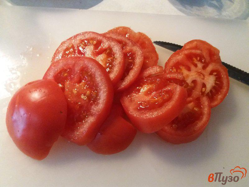 Фото приготовление рецепта: Салат из помидор и моцареллы шаг №3