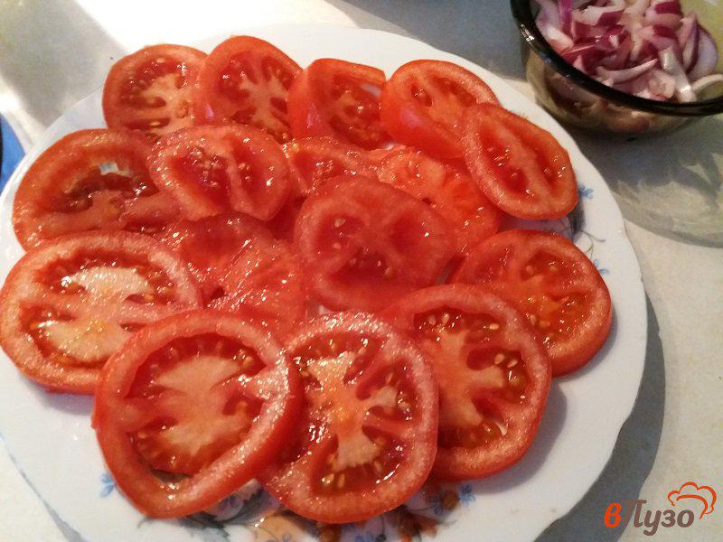 Фото приготовление рецепта: Салат из помидор и моцареллы шаг №4