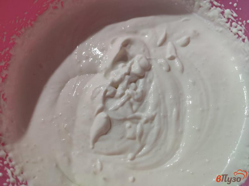 Фото приготовление рецепта: Творожно-сметанный крем для торта шаг №4