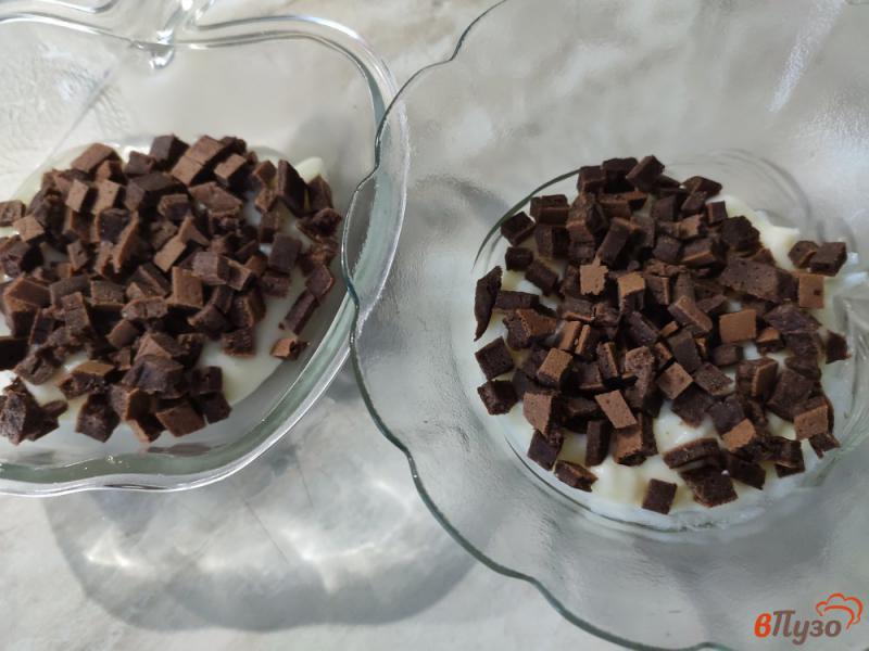 Фото приготовление рецепта: Шоколадный десерт с заварным кремом шаг №9