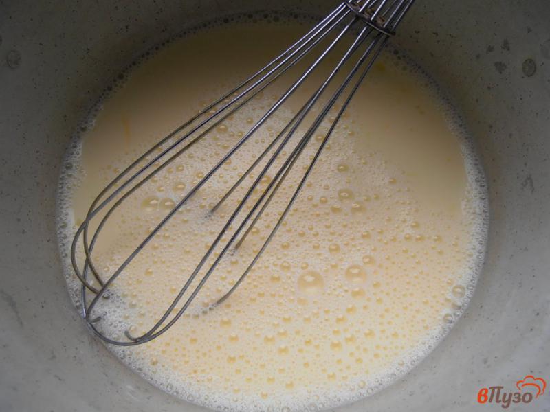 Фото приготовление рецепта: Дрожжевой пирог с карамелизированными яблоками шаг №1