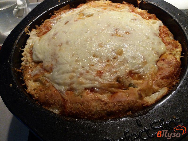 Фото приготовление рецепта: Пирог из куриного филе и творожного сыра шаг №12