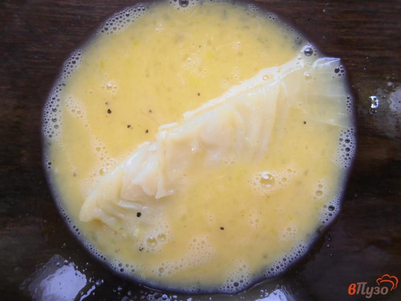 Фото приготовление рецепта: Капуста жаренная в яйце шаг №7