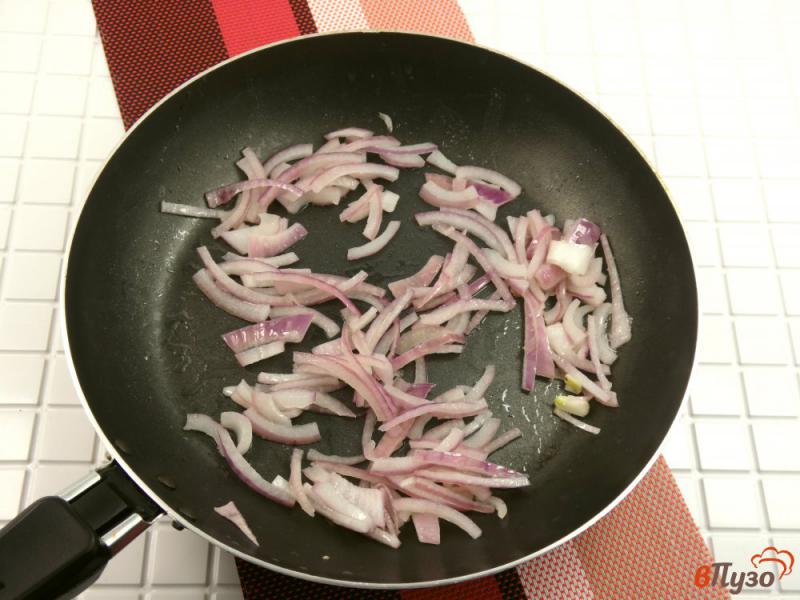 Фото приготовление рецепта: Нут со шпинатом в остром томатном соусе шаг №1