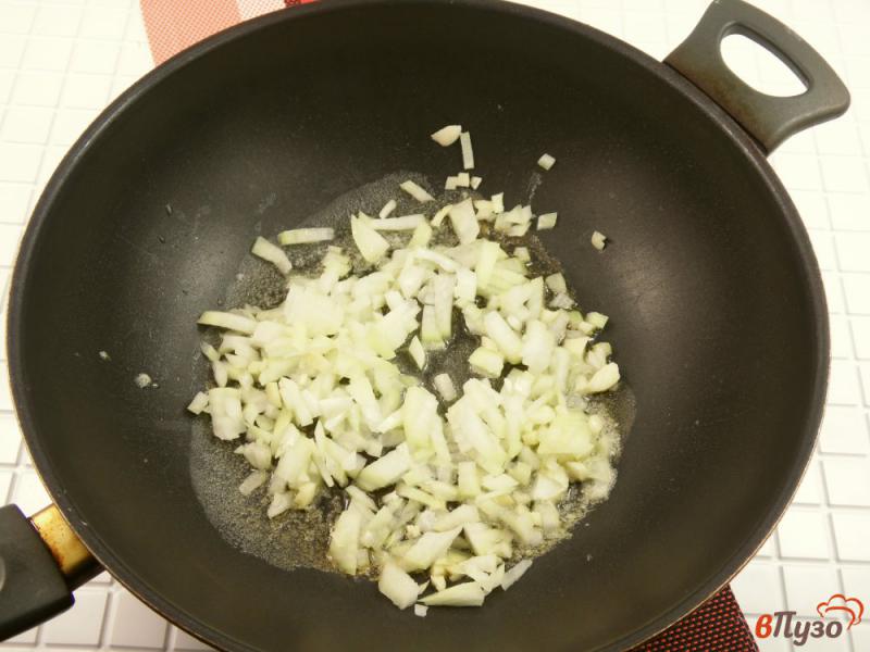 Фото приготовление рецепта: Рис с консервированной горбушей и рикоттой шаг №1