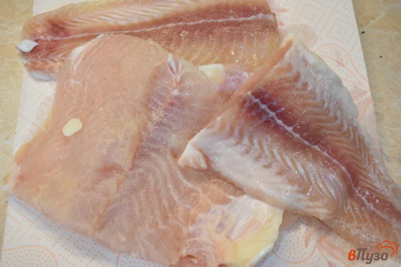 Фото приготовление рецепта: Рыба в панировке на сковороде шаг №1