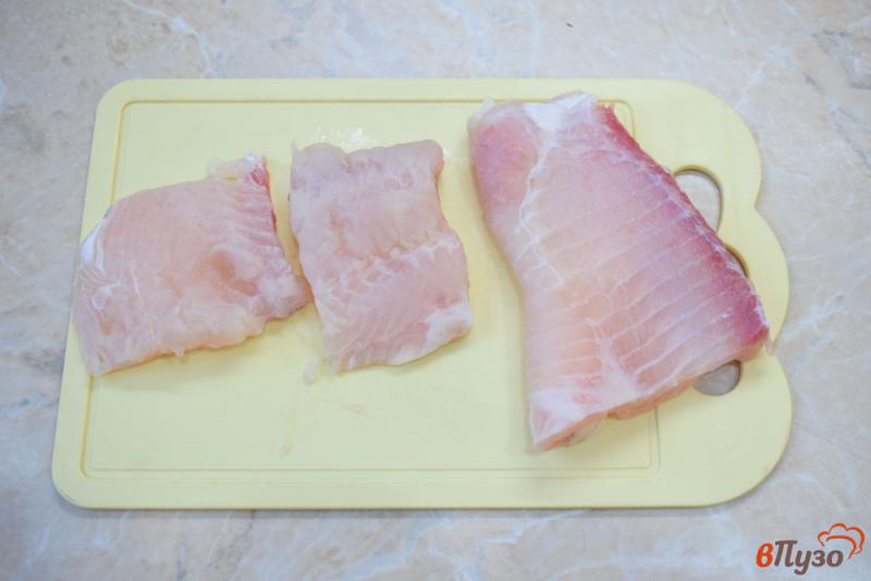 Фото приготовление рецепта: Рыба в панировке на сковороде шаг №2
