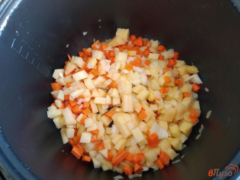 Фото приготовление рецепта: Постный суп с зелёными помидорами в мультиварке шаг №4