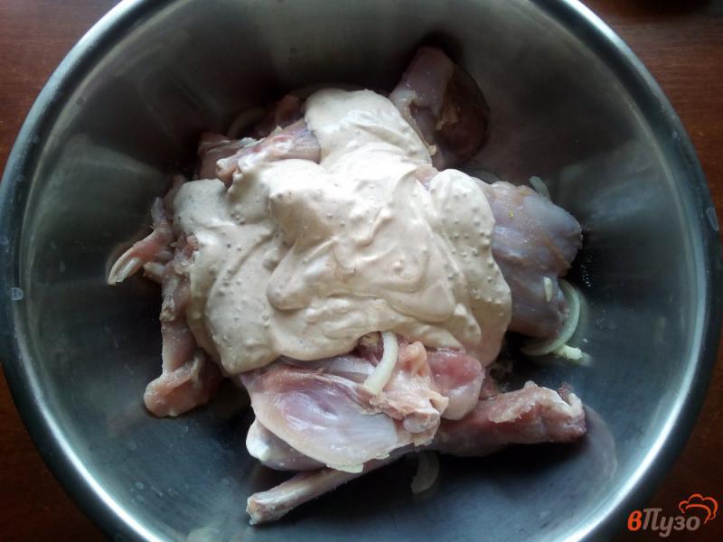 Фото приготовление рецепта: Кролик в сметане запечённый в духовке шаг №3