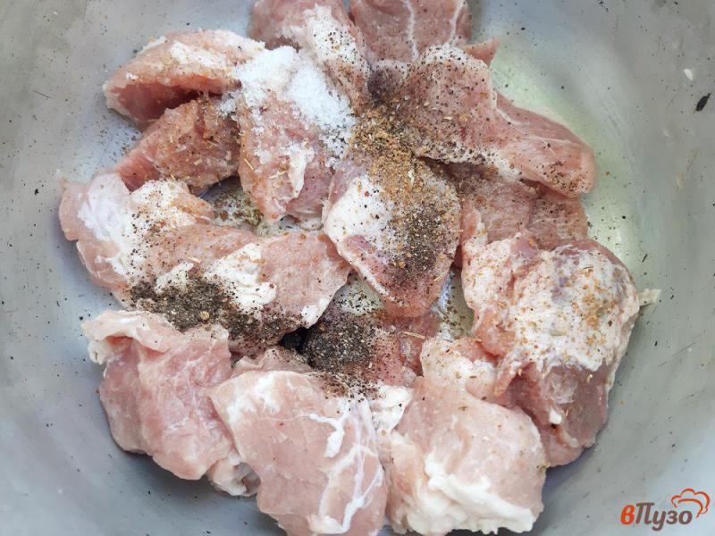 Фото приготовление рецепта: Шашлык из свиного ошейка в лимонном маринаде шаг №2