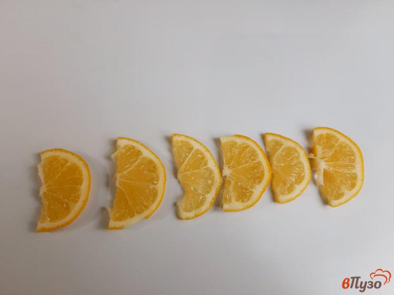 Фото приготовление рецепта: Скумбрия фаршированная лимоном с помидорами луком и морковью шаг №3