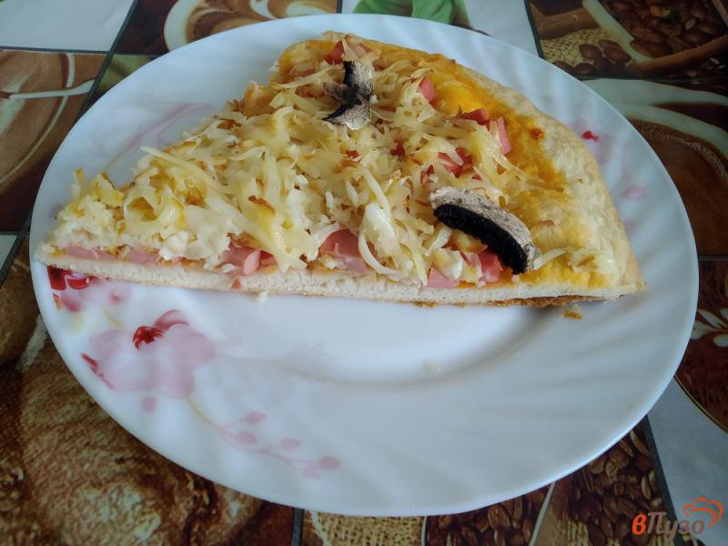 Фото приготовление рецепта: Пицца в духовке шаг №11
