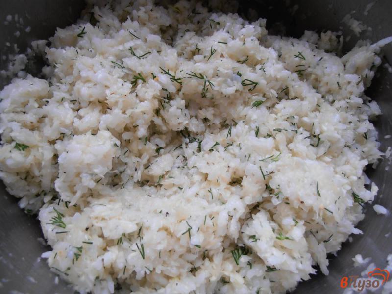 Фото приготовление рецепта: Рисовые котлеты с капустой шаг №5