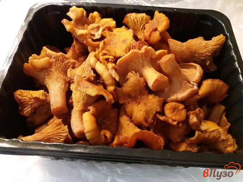 Фото приготовление рецепта: Картофельные котлеты с грибным соусом из лисичек шаг №1