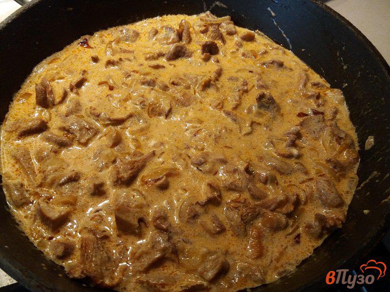 Фото приготовление рецепта: Картофельные котлеты с грибным соусом из лисичек шаг №6