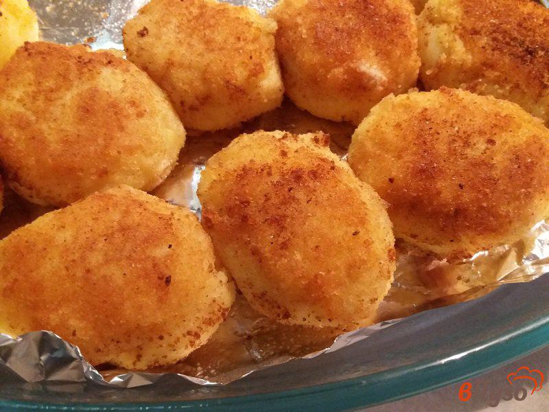 Фото приготовление рецепта: Картофельные котлеты с грибным соусом из лисичек шаг №12