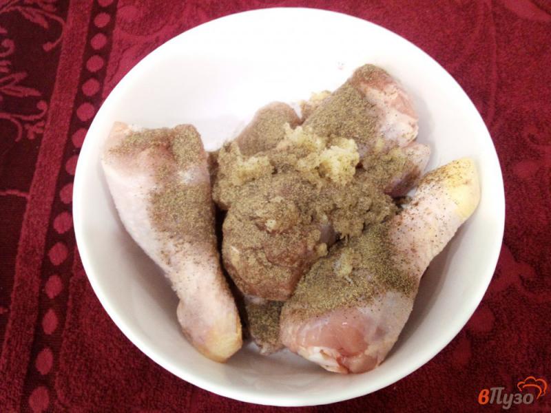 Фото приготовление рецепта: Курица с майонезом и чесноком в духовке шаг №2