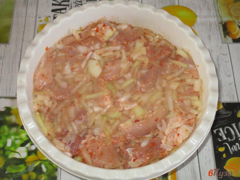 Фото приготовление рецепта: Шашлык из свинины маринованной в аджике шаг №4