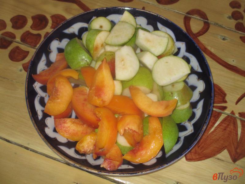 Фото приготовление рецепта: Персико-грушевый компот на зиму шаг №1