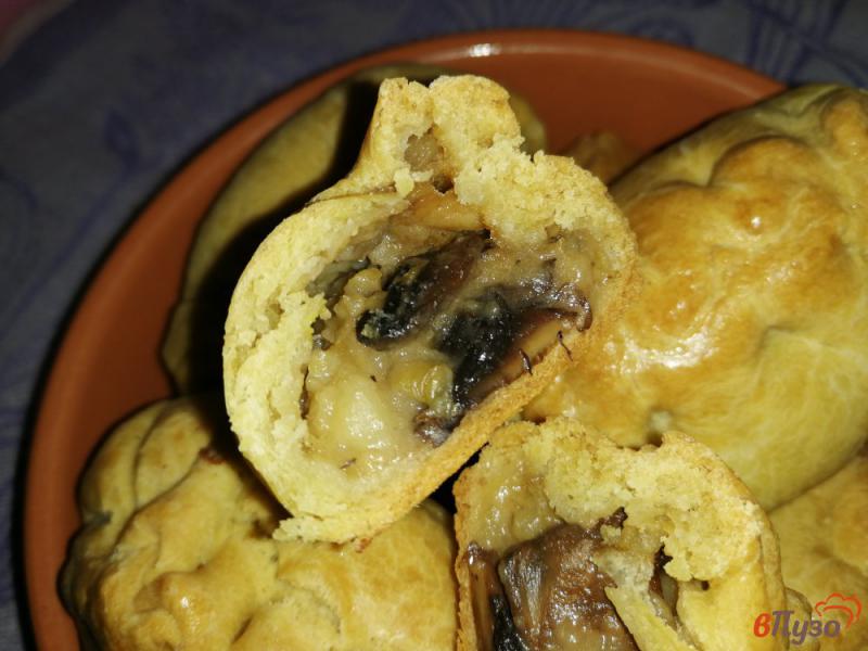 Фото приготовление рецепта: Быстрые пирожки с картофелем и грибами шаг №13