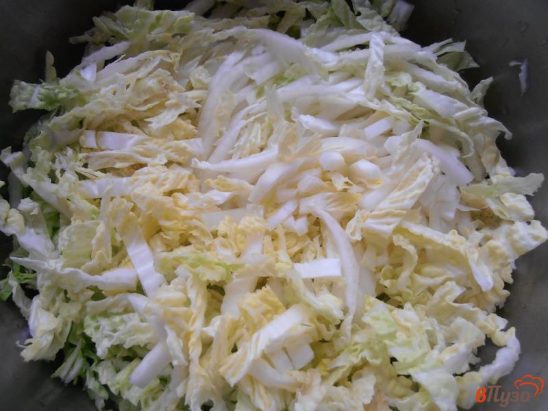 Фото приготовление рецепта: Салат из печени и пекинской капусты шаг №1