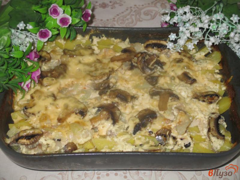 Фото приготовление рецепта: Картофель запеченный с грибами под сыром шаг №5