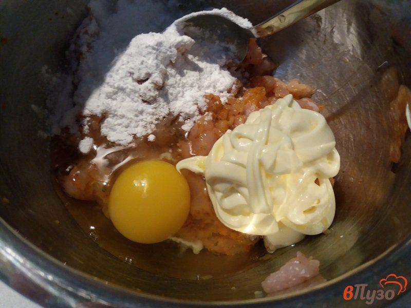 Фото приготовление рецепта: Шницель из куриного рубленного мяса шаг №4