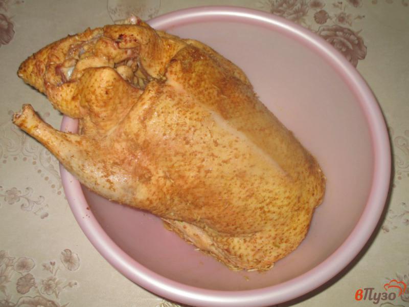 Фото приготовление рецепта: Утка запеченная с картофелем и фейхоа шаг №1