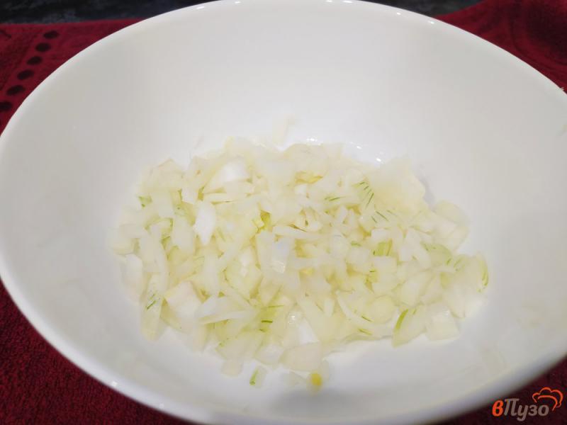 Фото приготовление рецепта: Тушеный минтай с овощами в духовке шаг №1