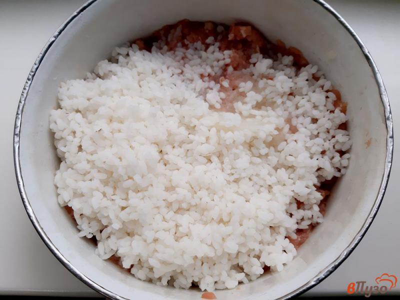 Фото приготовление рецепта: Голубцы с фаршем и рисом шаг №6