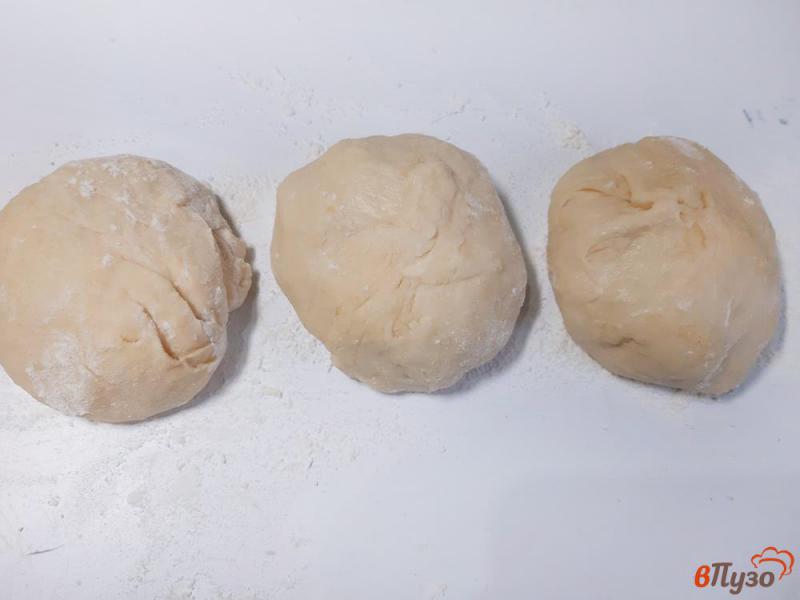 Фото приготовление рецепта: Хачапури с сыром и зеленью шаг №8